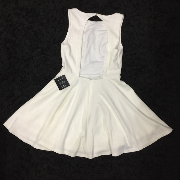 Host Pick ✨NWT Lulu’s White Backless Skater Dress - Picture 6 of 8